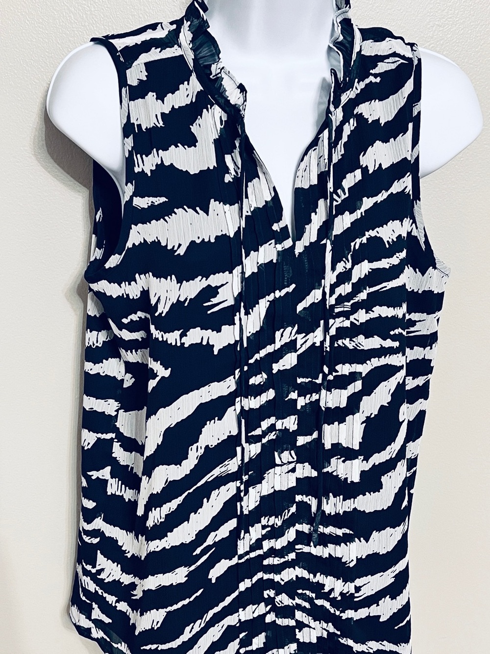 NWT LOFT Navy and White Zebra-Print Sleeveless Top, Size S